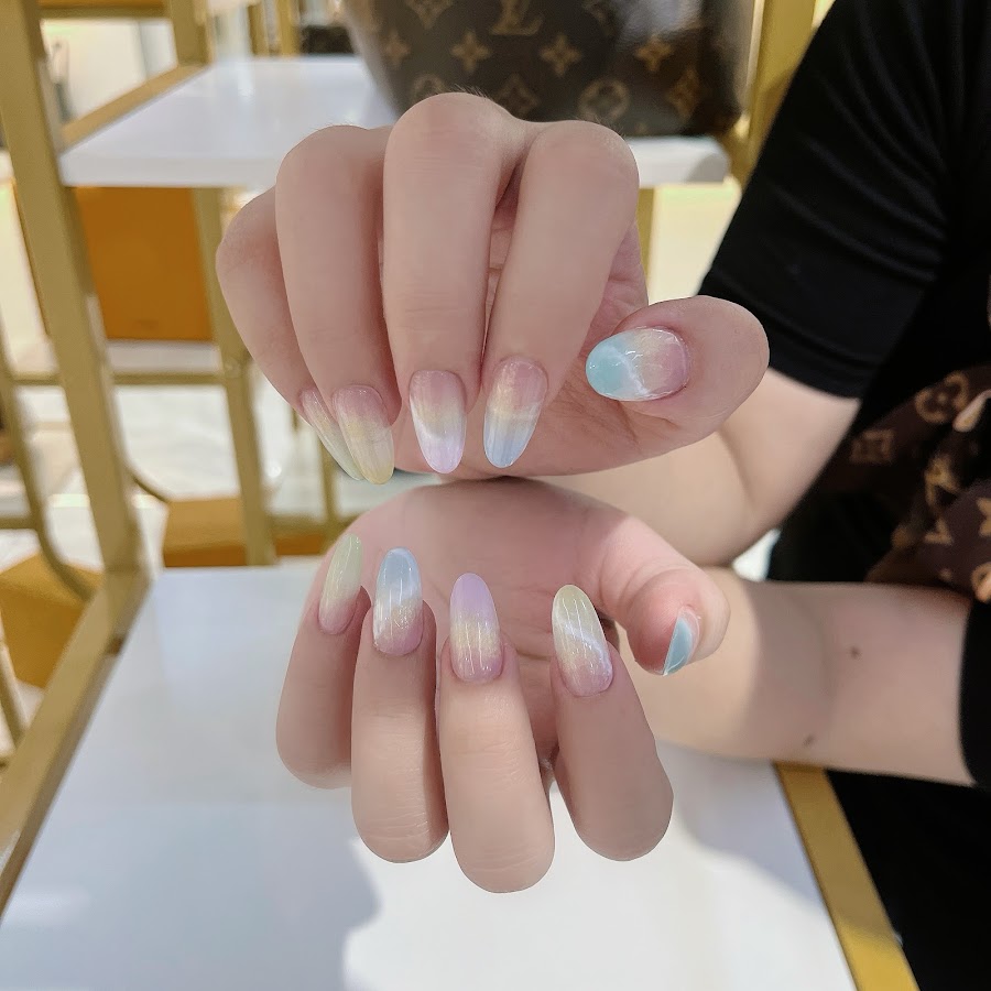 The Glam Nail