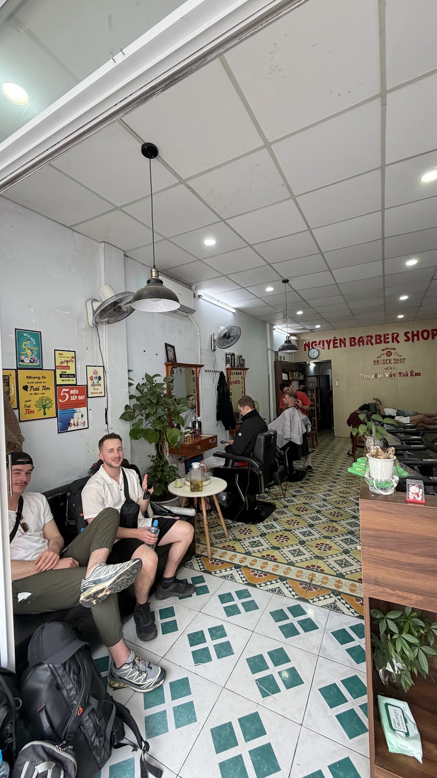 Nguyen Barber Shop | 🇰🇷 응우옌 이발소 (Nguyen Barber Shop) | 🇷🇺 Парикмахерская Нгуен (Nguyen Barber Shop)