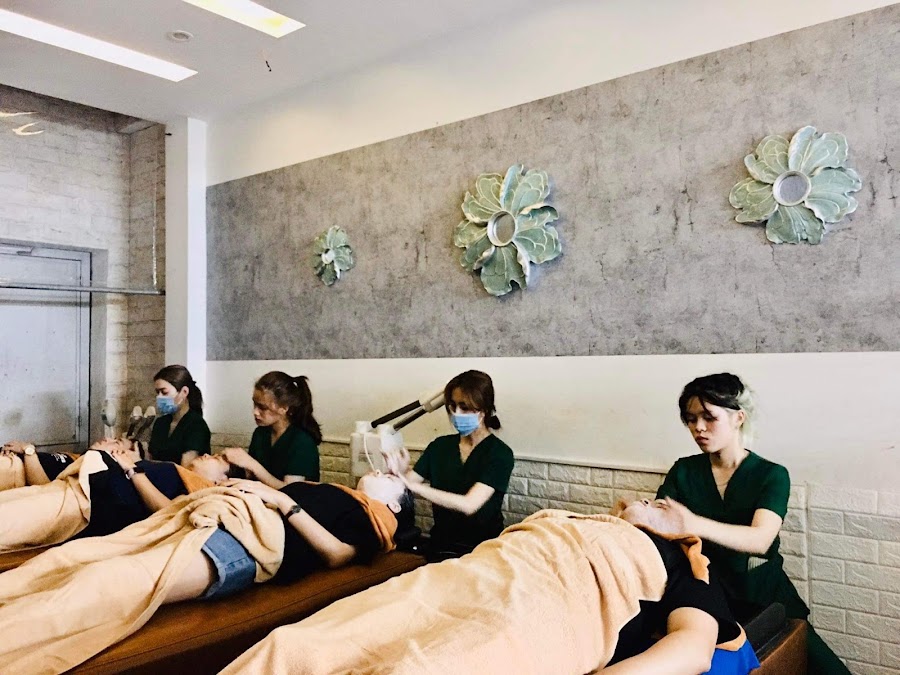 Lani Spa: Eyebrow, Eyelash, Waxing, Facials, Massage, Nails, Lip Blushing, Microblading,Threading, Skincare