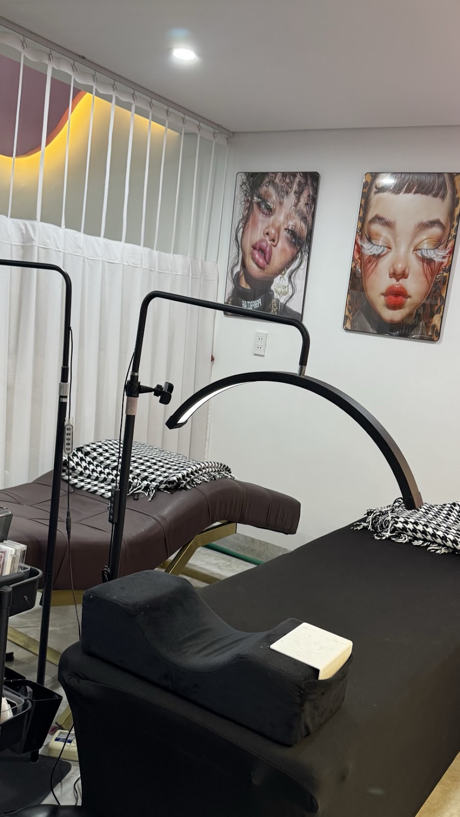 Là Ni Beauty ( Eyelash - Brows - Nails - Foot massage - Pedicure -Menicure )