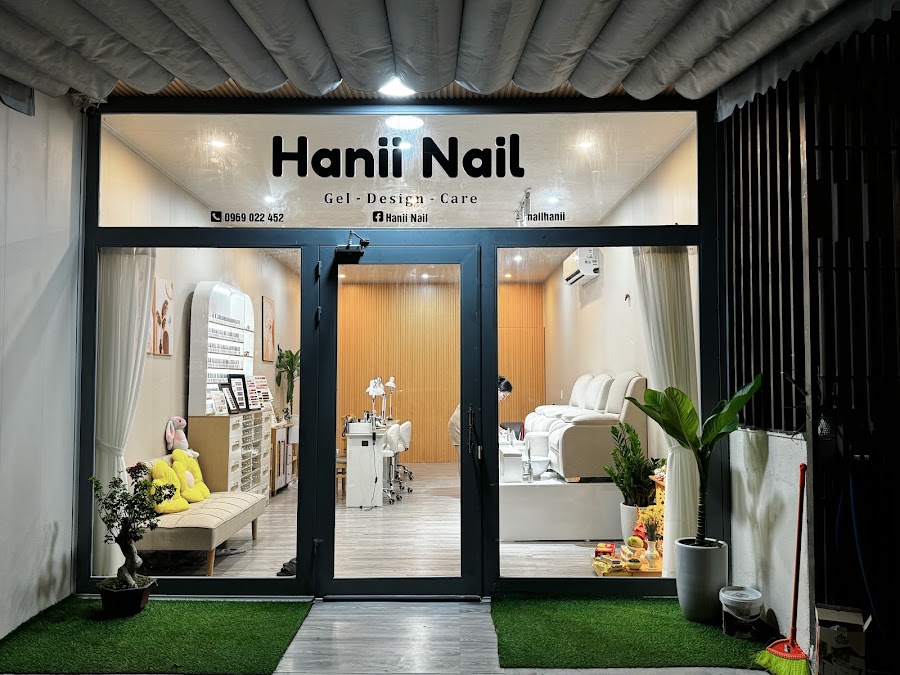 Hanii Nail My Khe Beach