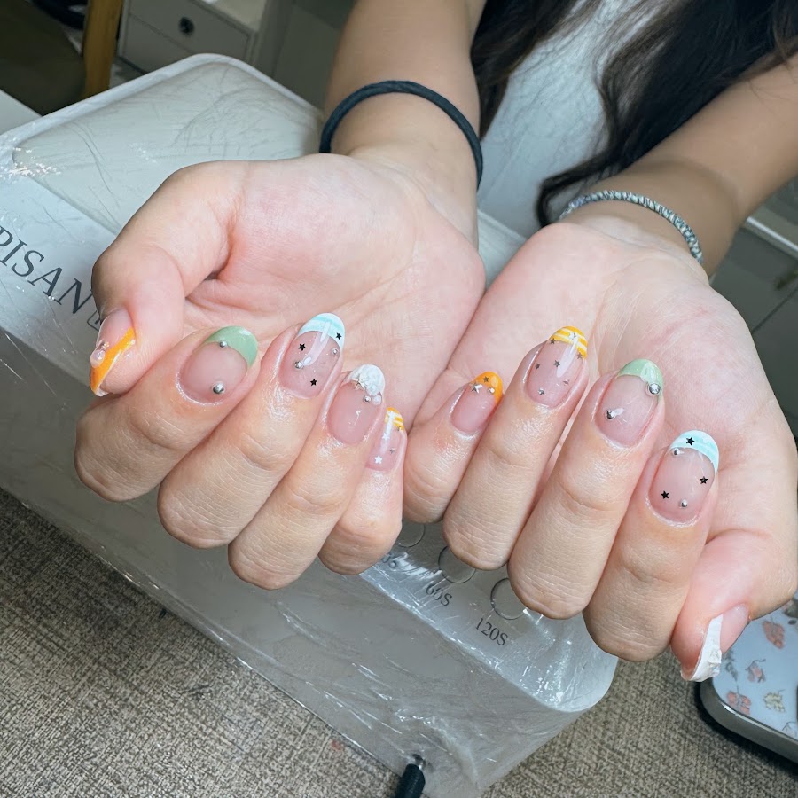Hanii Nail My Khe Beach