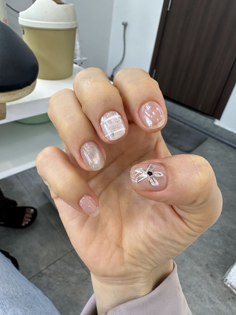 See Nails