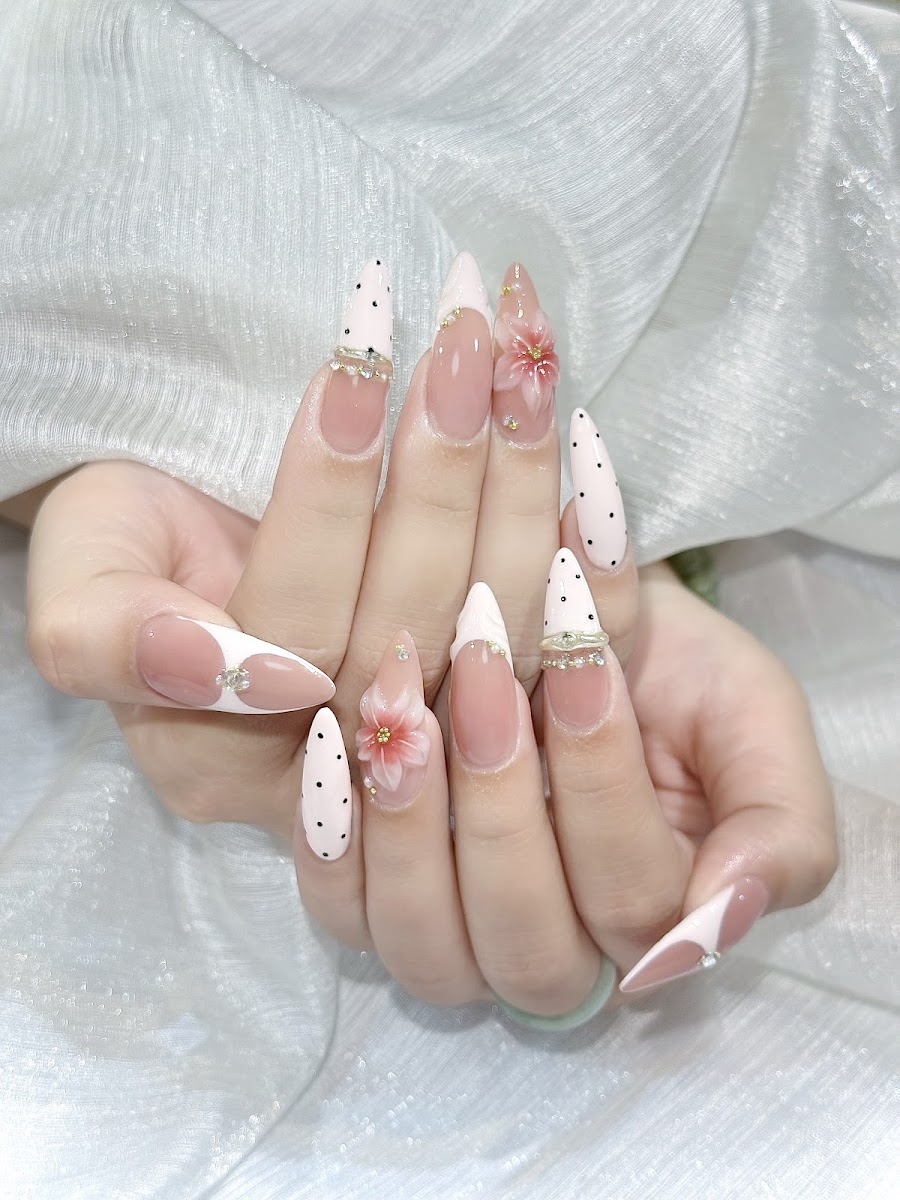 L.A Nails Design