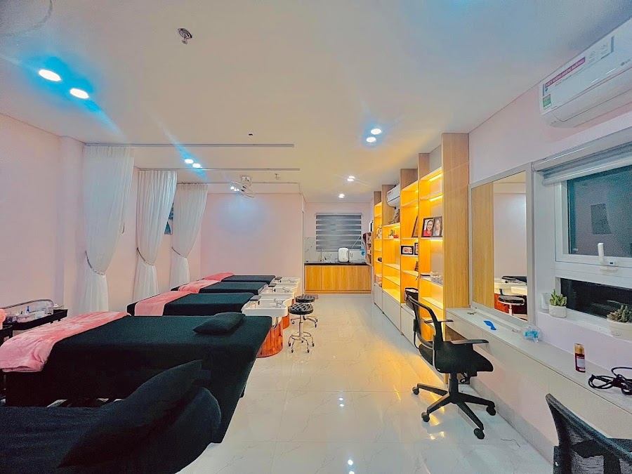 Nail Eyelash Waxing - Chu Beauty on2nd
