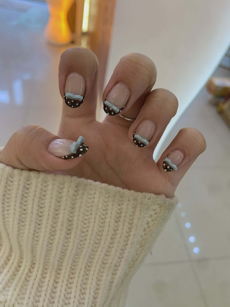 Aura Nail & Beauty