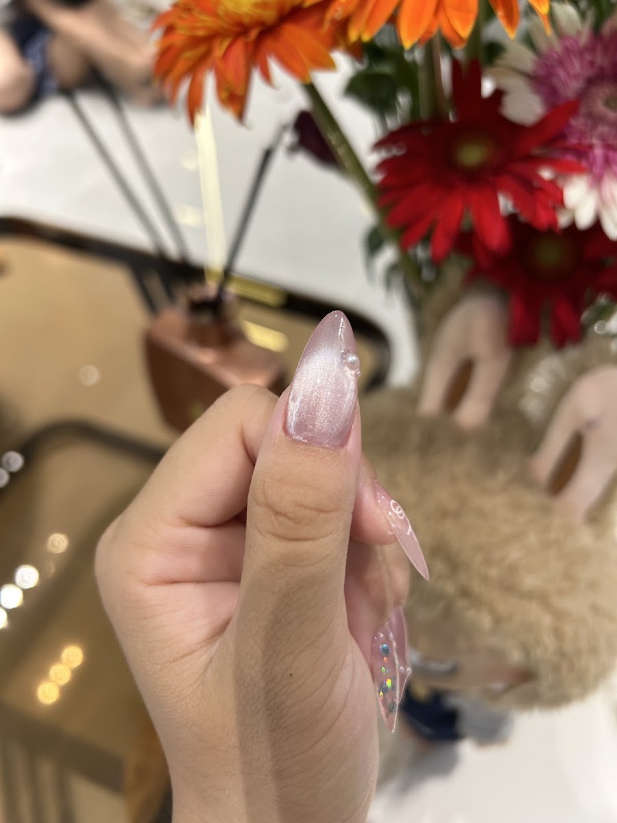 Nhung Brows & Nails