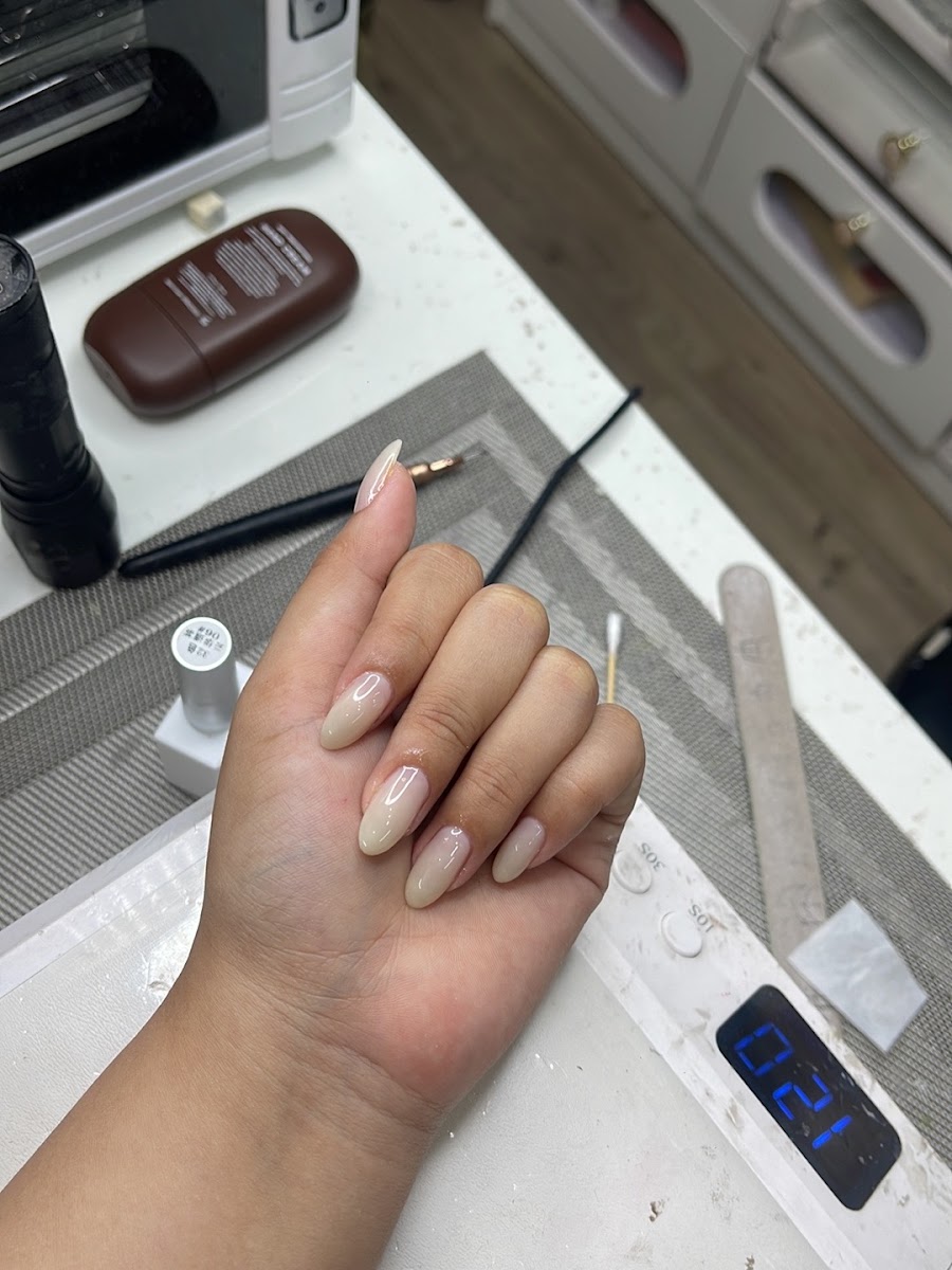 Nhung Brows & Nails