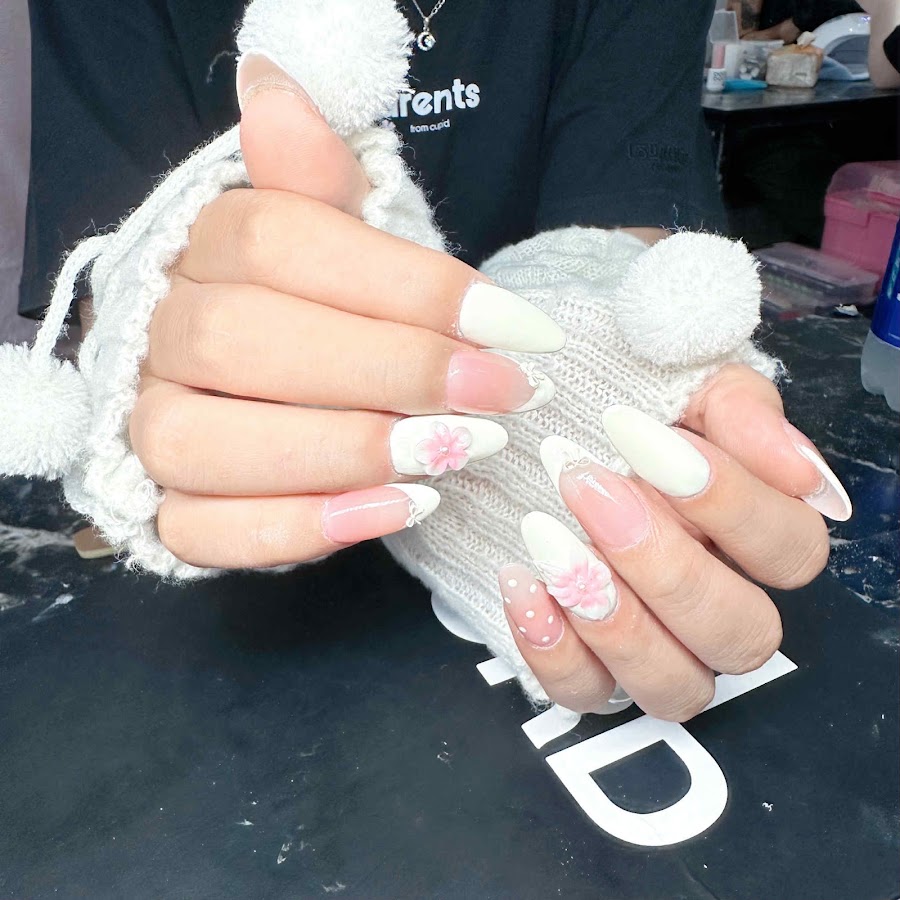 Chic nails