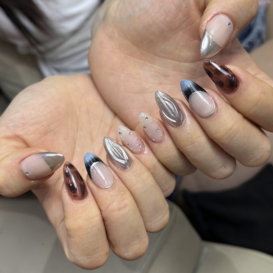 1998.nailsroom (다낭 네일 | 발각질 | 풋스파 | 젤네일)