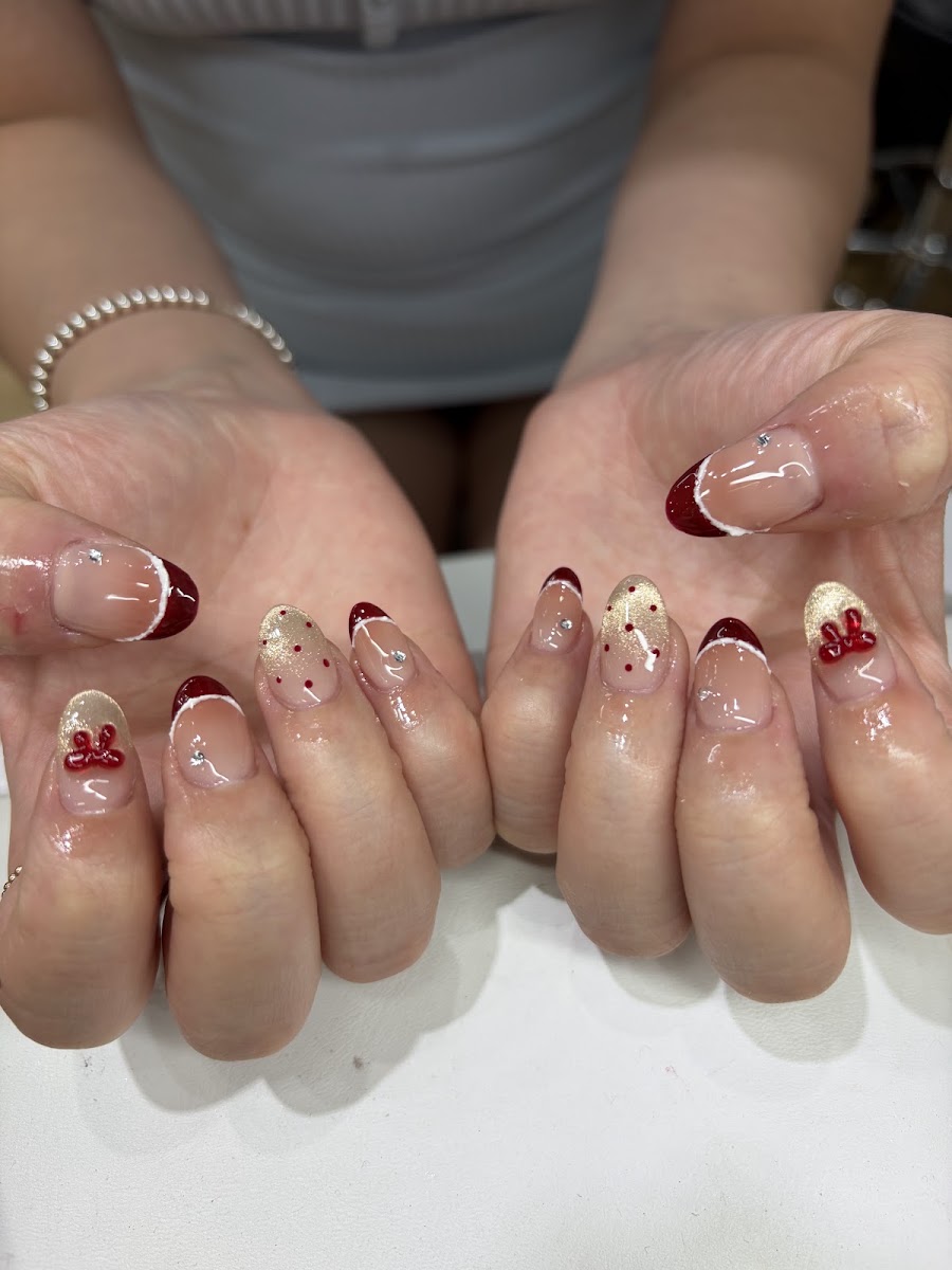 Chik Nails