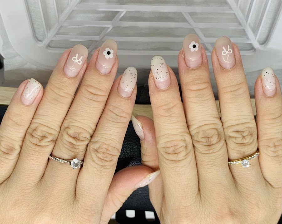 Chik Nails