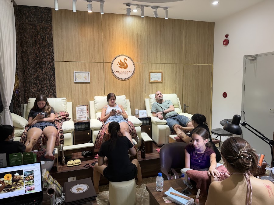 Golden Swan Nail Studio