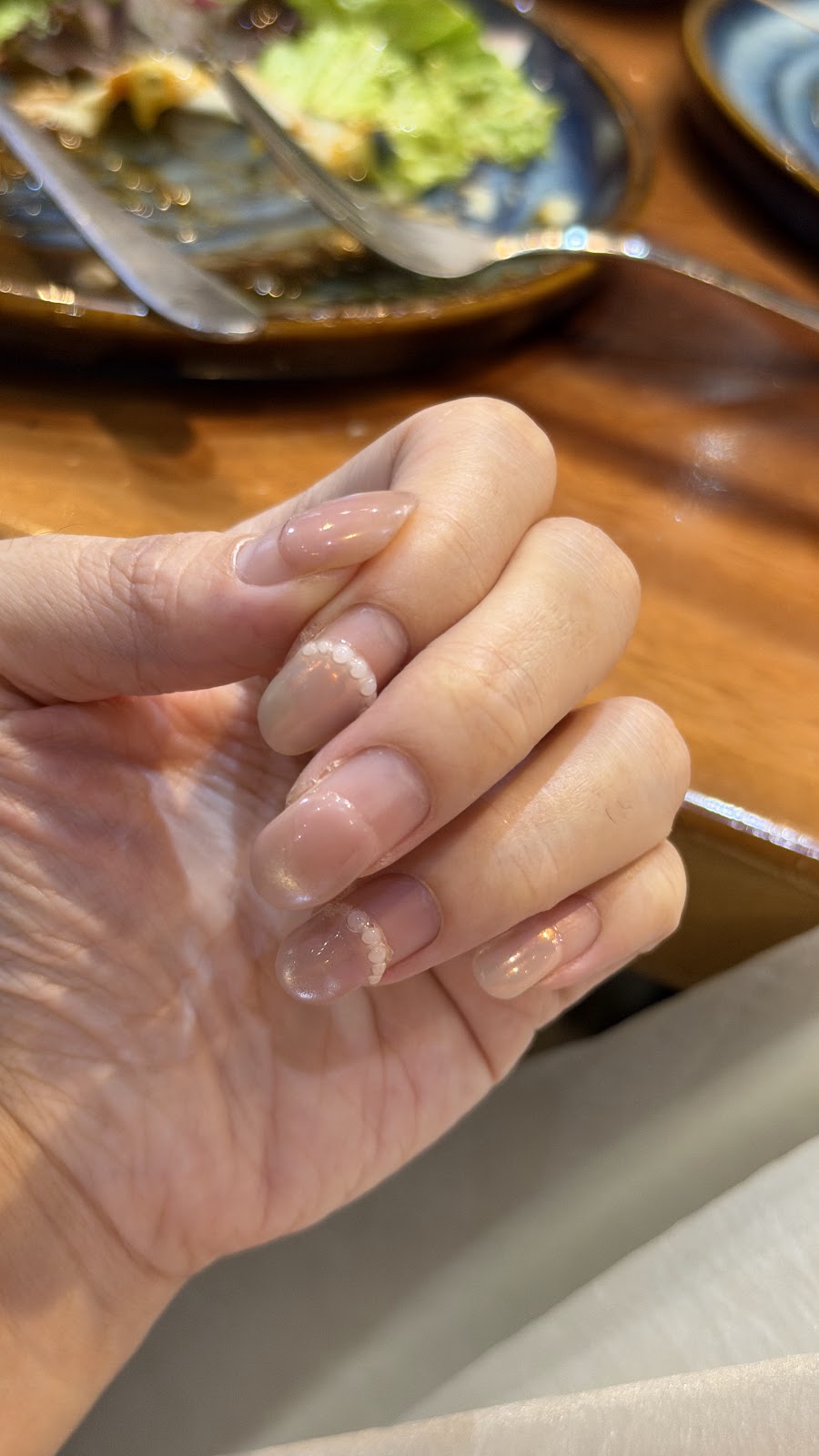 Lu-nailroom