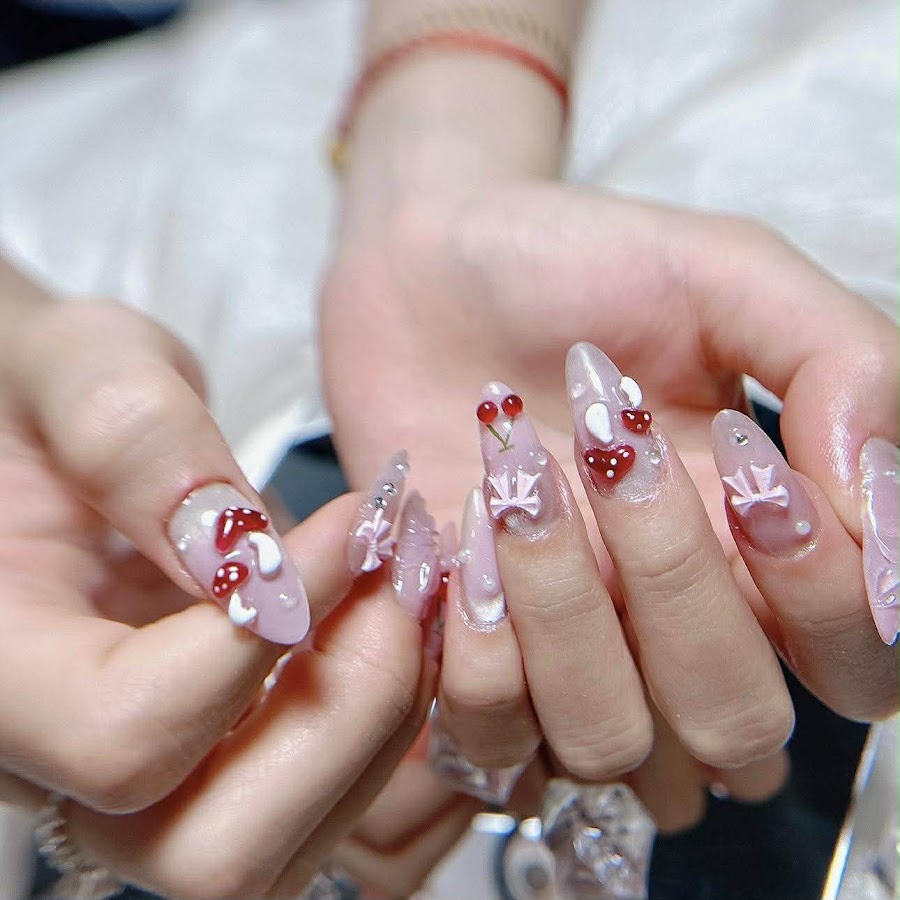 Mom Nails.danang