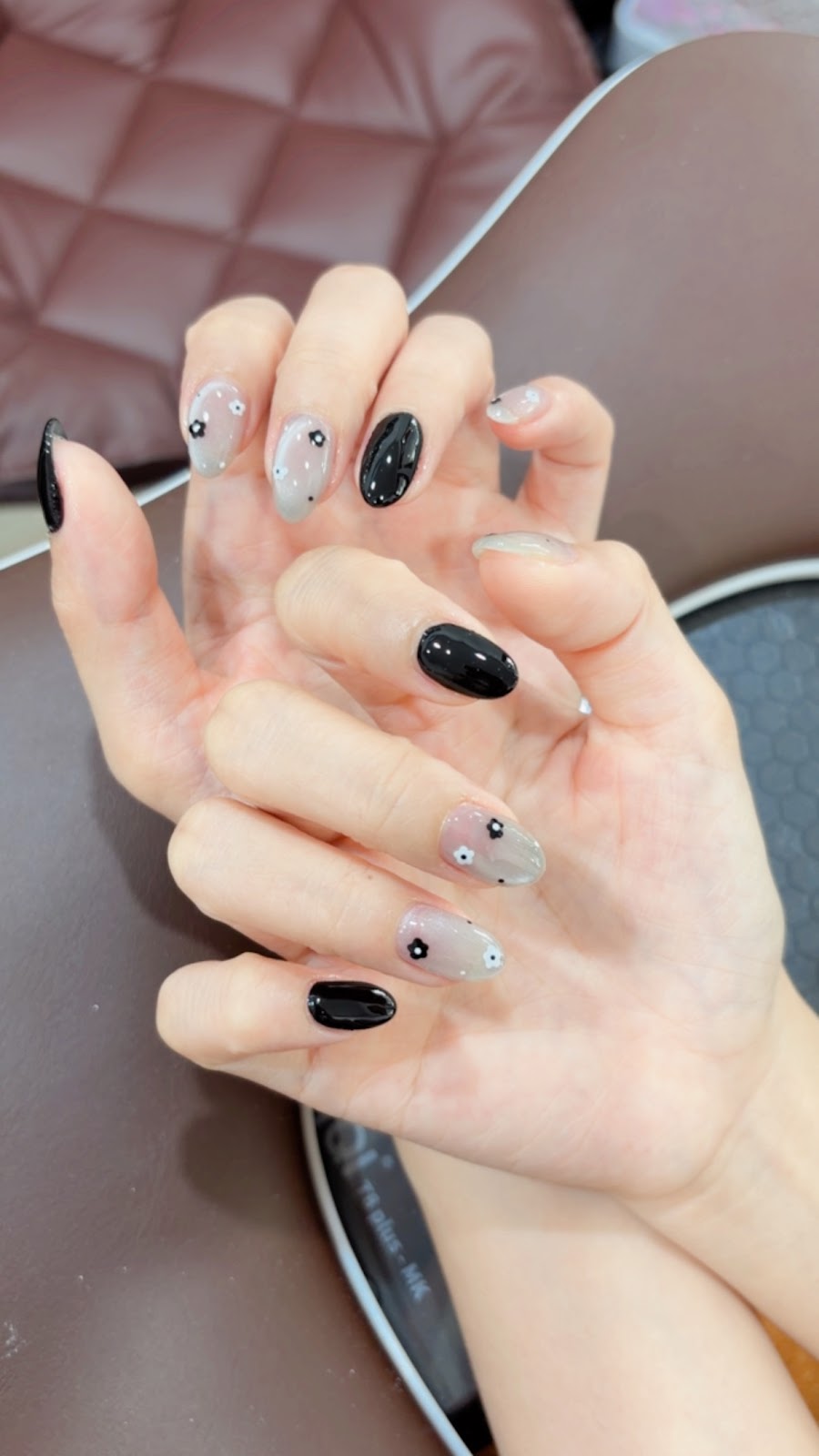 Thiên Ban Nailroom 1-1