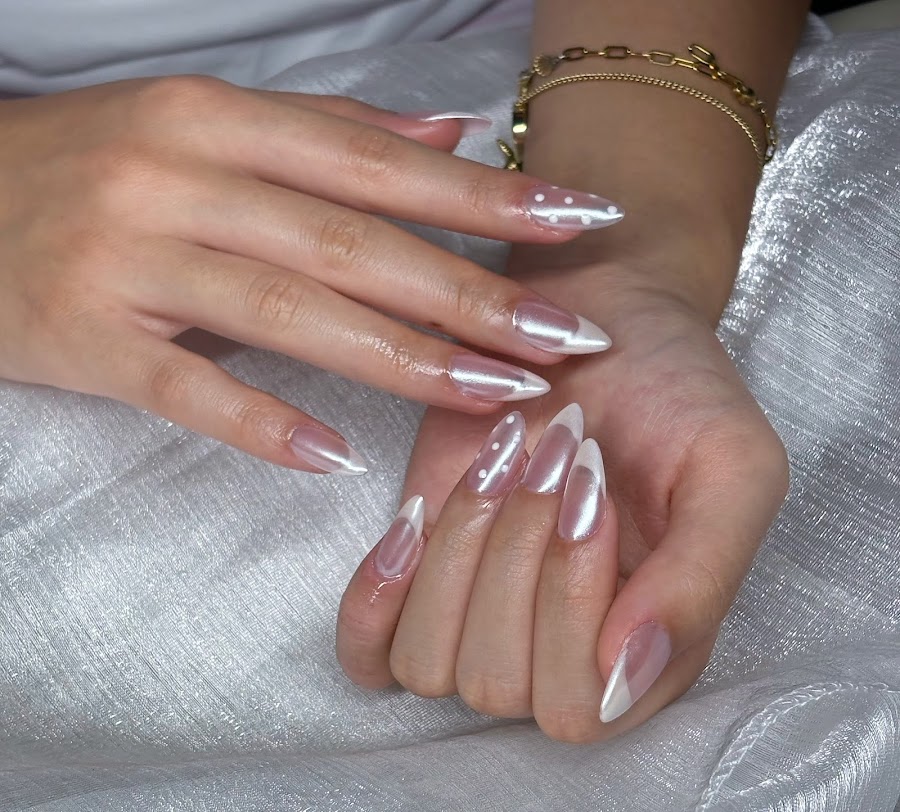 MIRA B Nails