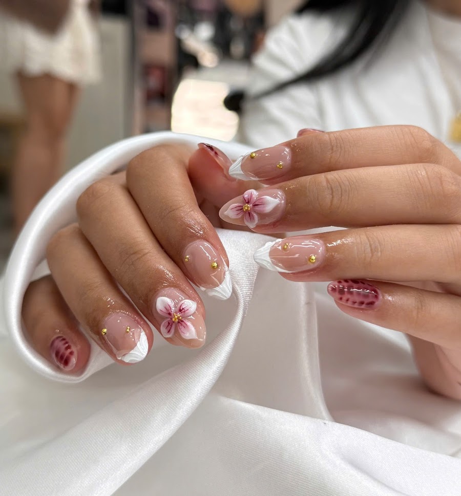 Liti Nail & Hair 1